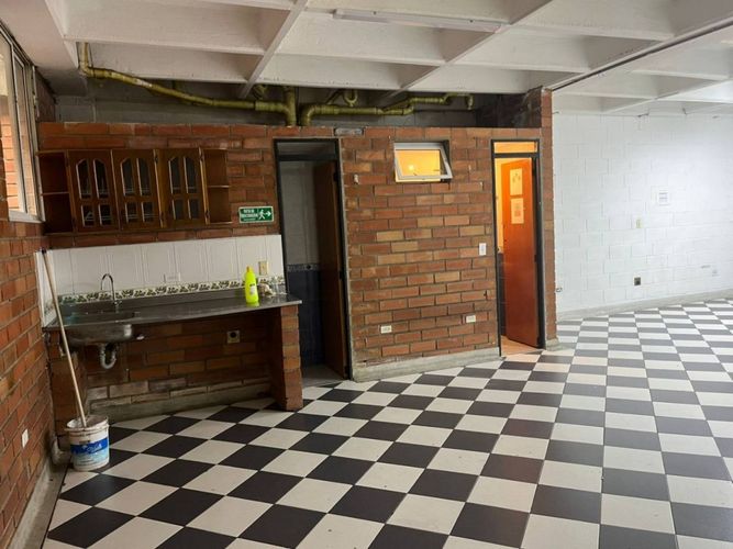 Bodega en arriendo en Santa Fe, Medellín, 100 m² · foto 20 de 22