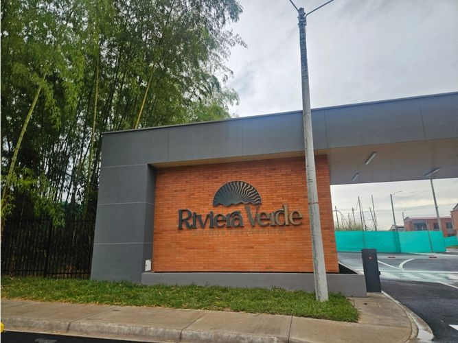 Casa de 3 alcobas en venta en Galicia, Medellín, 80 m² · foto 2 de 3