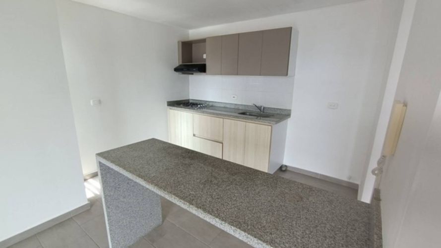 Apartamento de 3 alcobas en venta en Picaleña Y Mirolindo, Ibagué, 92 m² · foto 5 de 20