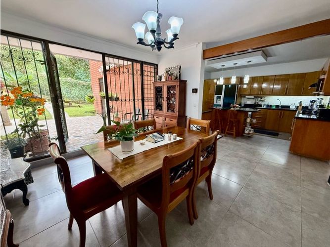Casa de 3 alcobas en venta en Cola Del Zorro, Medellín, 255 m² · foto 2 de 20