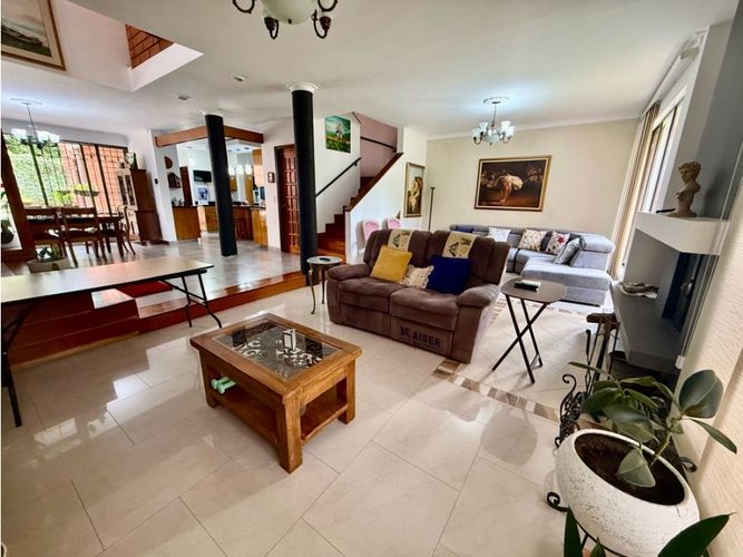 Casa de 3 alcobas en venta en Cola Del Zorro, Medellín, 255 m² · foto 12 de 20