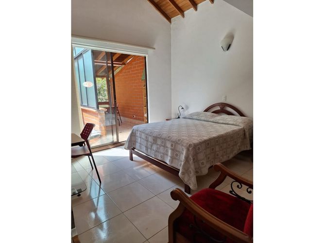 Casa de 3 alcobas en venta en Cola Del Zorro, Medellín, 255 m² · foto 17 de 20