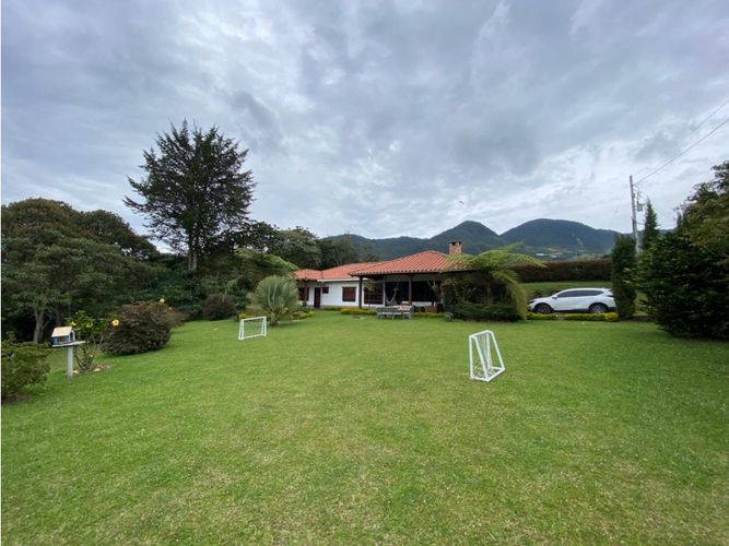 Casa de 4 alcobas en venta en Camargo, El Carmen de Viboral, 350 m² · foto 9 de 11