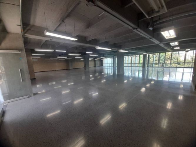 Oficina en arriendo en La Aguacatala, Medellín, 203 m² · foto 10 de 14