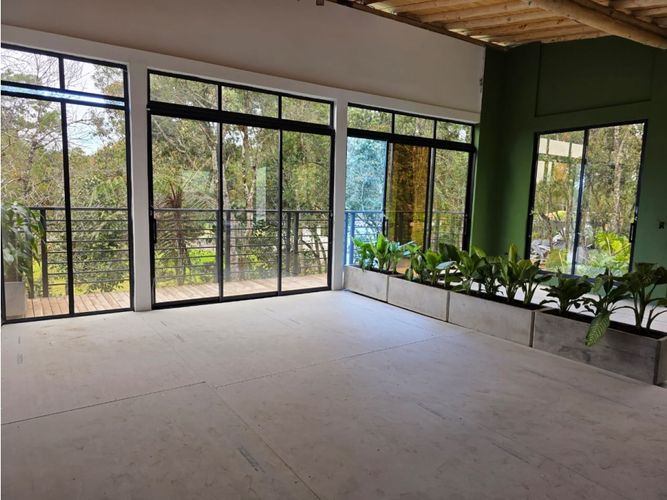 Finca en venta en Santa Elena, Medellín, 250 m² · foto 2 de 24