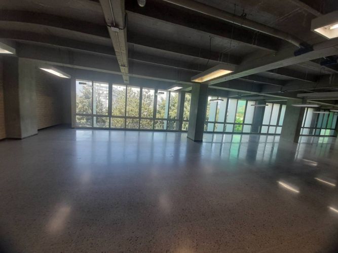 Oficina en arriendo en La Aguacatala, Medellín, 596 m² · foto 4 de 14