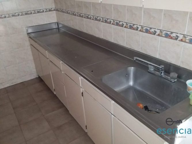 Casa de 4 alcobas en arriendo en Rosales, Medellín, 256 m² · foto 4 de 15