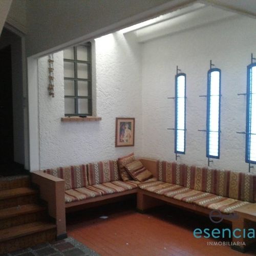 Casa de 4 alcobas en arriendo en Rosales, Medellín, 256 m² · foto 8 de 15