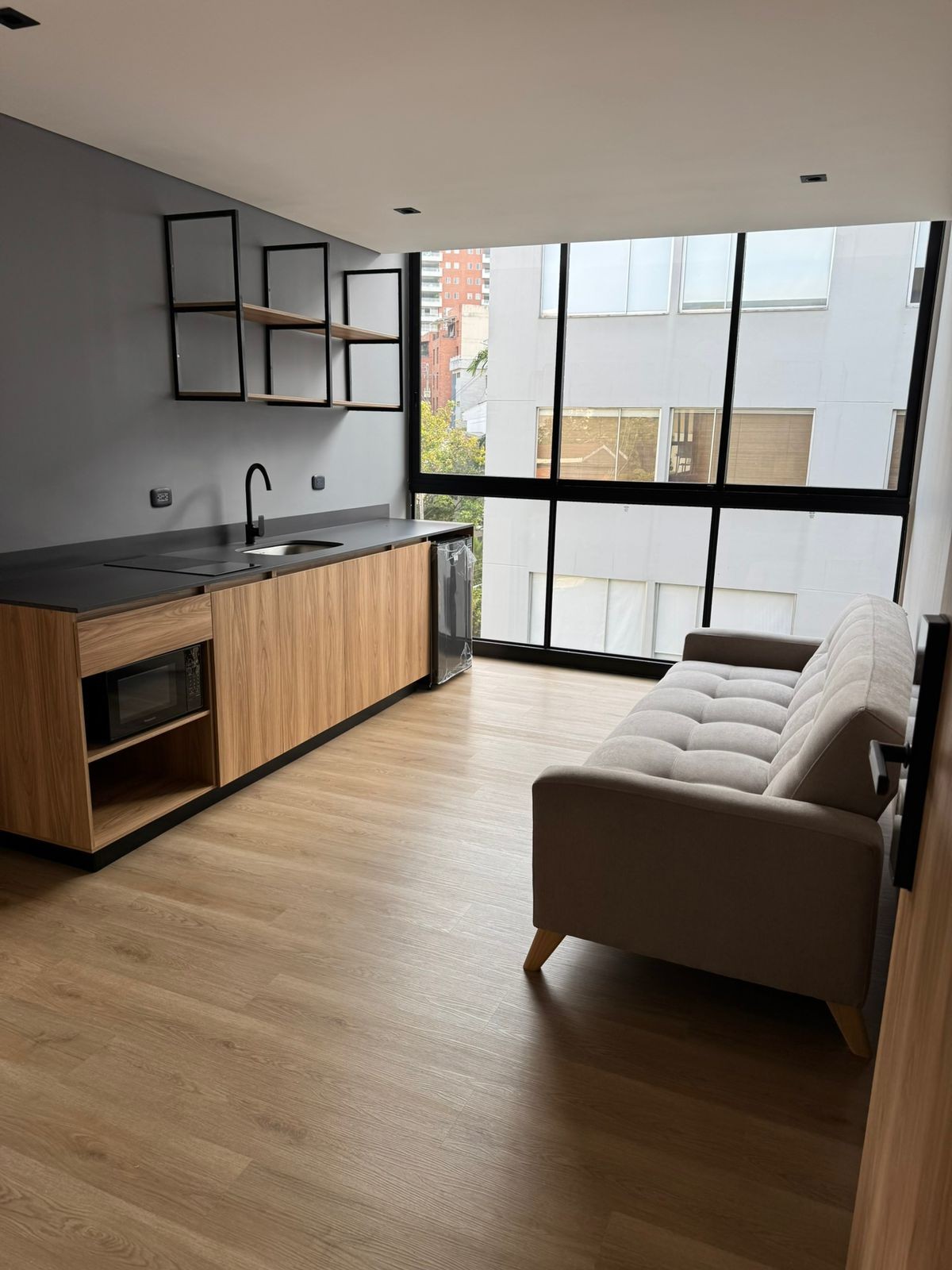 Studio for rent in Arboledas, Cali