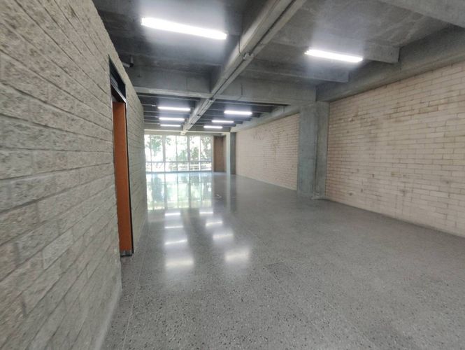 Oficina en arriendo en La Aguacatala, Medellín, 179 m² · foto 3 de 16
