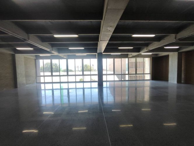 Oficina en arriendo en La Aguacatala, Medellín, 396 m² · foto 11 de 15