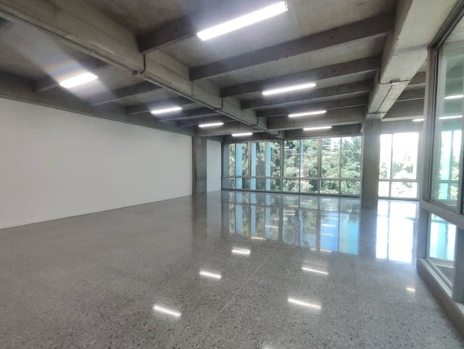 Oficina en arriendo en La Aguacatala, Medellín, 215 m² · foto 3 de 14