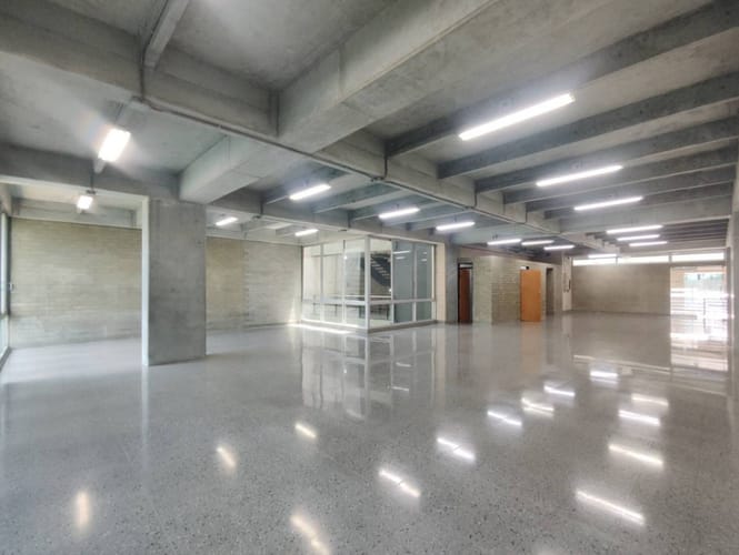Oficina en arriendo en La Aguacatala, Medellín, 215 m² · foto 9 de 14