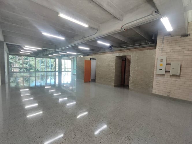 Oficina en arriendo en La Aguacatala, Medellín, 215 m² · foto 10 de 14