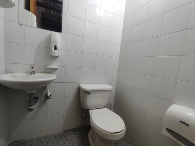 Oficina en arriendo en La Aguacatala, Medellín, 215 m² · foto 12 de 14