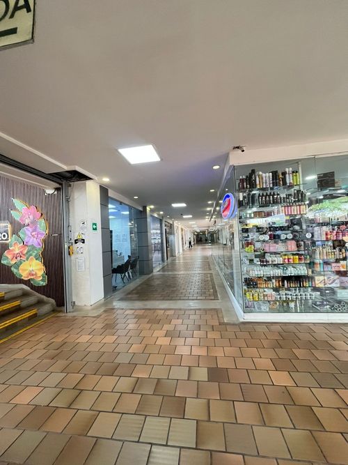 Local en arriendo en Ciudad Jardin, Cali · foto 4 de 7