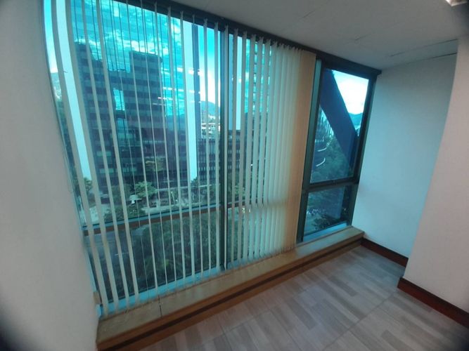 Oficina en arriendo en El Poblado, Medellín, 105 m² · foto 7 de 22
