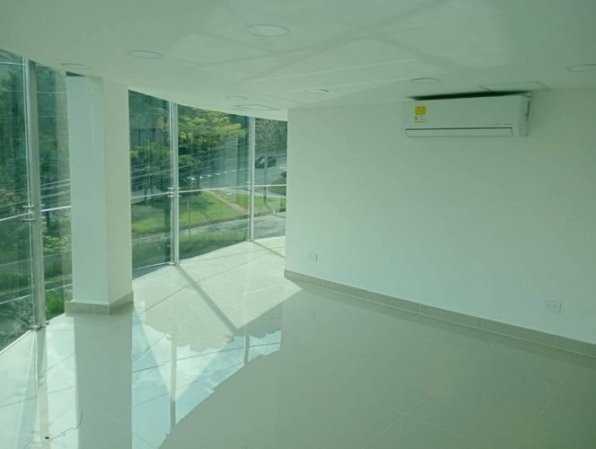 Oficina en arriendo en El Poblado, Medellín, 92 m² · foto 2 de 19