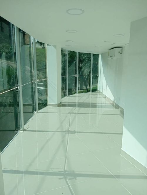 Oficina en arriendo en El Poblado, Medellín, 92 m² · foto 7 de 19