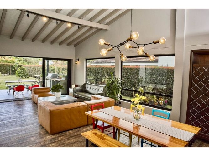 Casa de 4 alcobas en venta en Llano Grande, Rionegro, 305 m² · foto 2 de 18