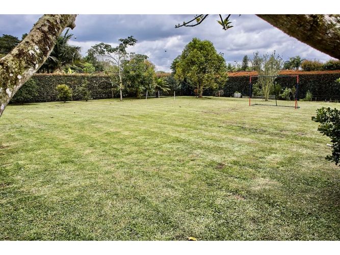 Casa de 4 alcobas en venta en Llano Grande, Rionegro, 305 m² · foto 6 de 18