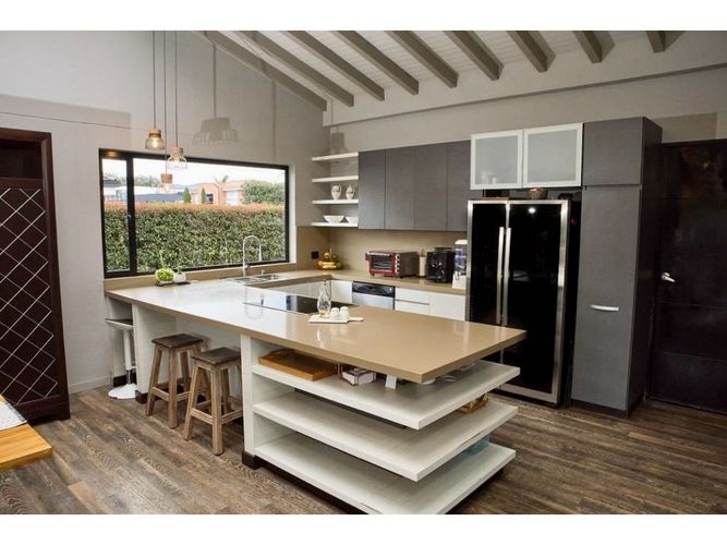 Casa de 4 alcobas en venta en Llano Grande, Rionegro, 305 m² · foto 7 de 18