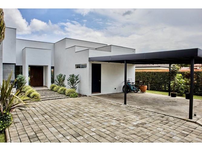 Casa de 4 alcobas en venta en Llano Grande, Rionegro, 305 m² · foto 15 de 18
