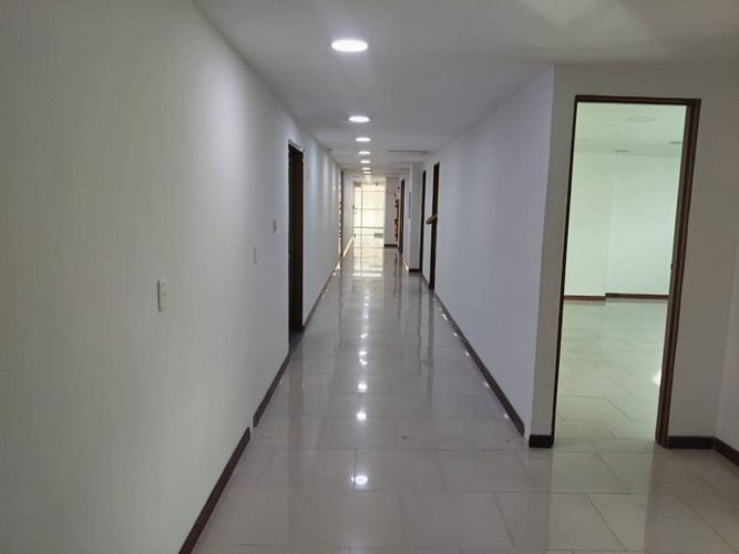 Oficina en arriendo en El Poblado, Medellín, 420 m² · foto 3 de 24