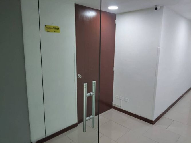 Oficina en arriendo en El Poblado, Medellín, 420 m² · foto 8 de 24