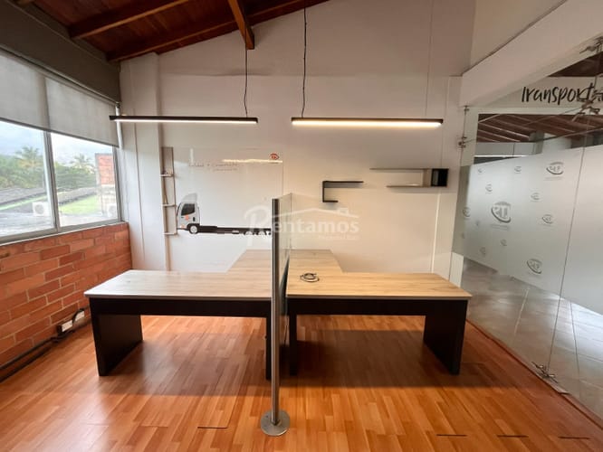 Local en arriendo en El Chagualo, Medellín, 350 m² · foto 12 de 24