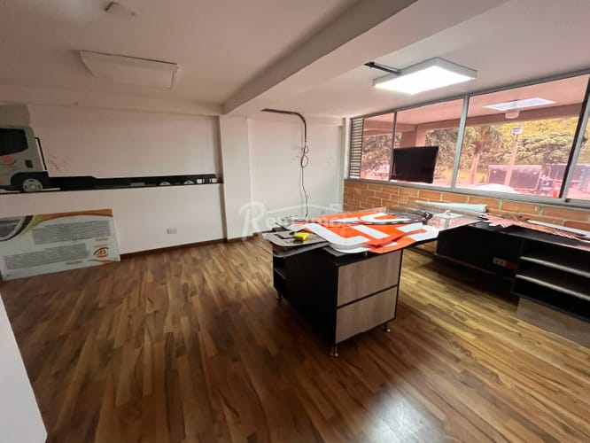 Local en arriendo en El Chagualo, Medellín, 350 m² · foto 17 de 24