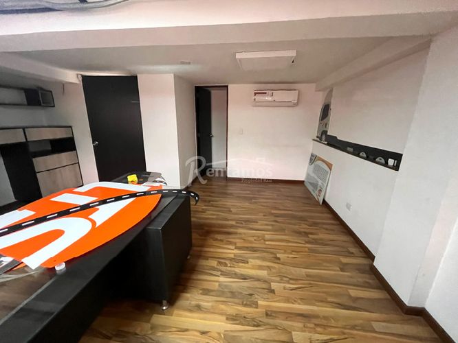 Local en arriendo en El Chagualo, Medellín, 350 m² · foto 18 de 24