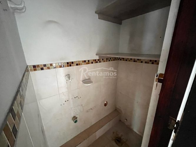 Local en arriendo en El Chagualo, Medellín, 350 m² · foto 22 de 24
