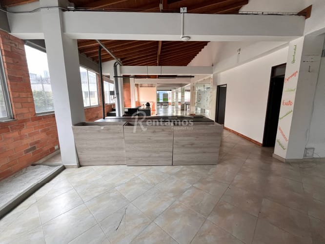 Oficina en arriendo en El Chagualo, Medellín, 350 m² · foto 3 de 24