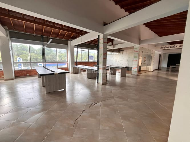 Oficina en arriendo en El Chagualo, Medellín, 350 m² · foto 6 de 24