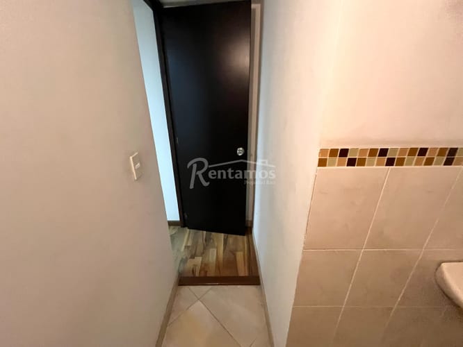Oficina en arriendo en El Chagualo, Medellín, 350 m² · foto 21 de 24