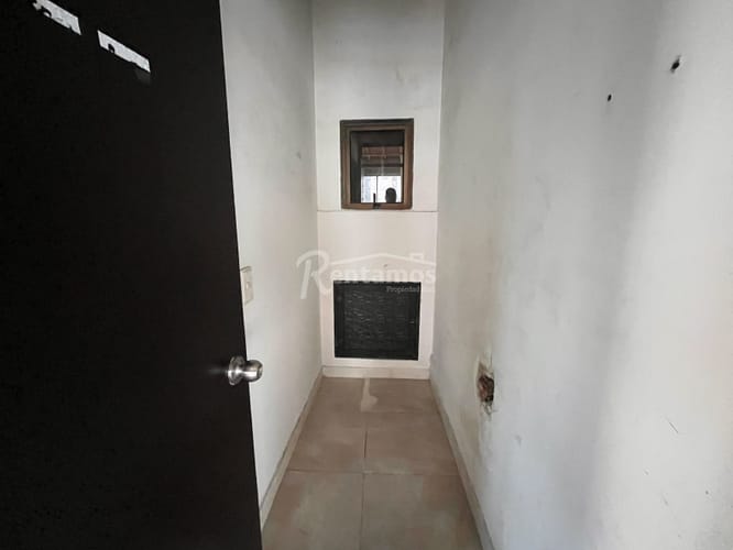 Oficina en arriendo en El Chagualo, Medellín, 350 m² · foto 22 de 24
