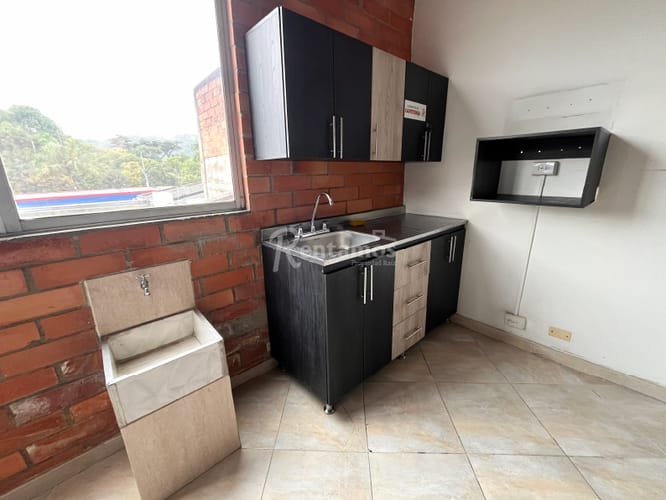 Oficina en arriendo en El Chagualo, Medellín, 350 m² · foto 24 de 24
