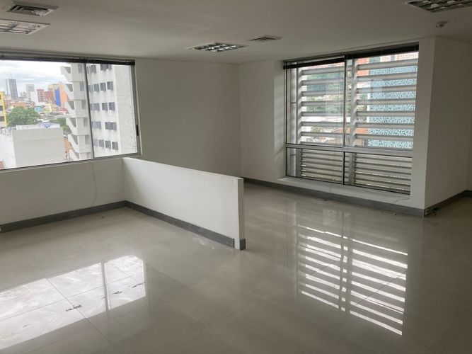 Oficina en arriendo en Santa Monica, Cali, 72 m² · foto 5 de 11