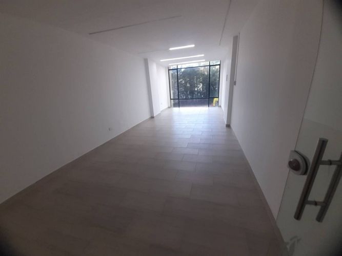 Local en arriendo en Milla De Oro, Medellín, 70 m² · foto 14 de 24