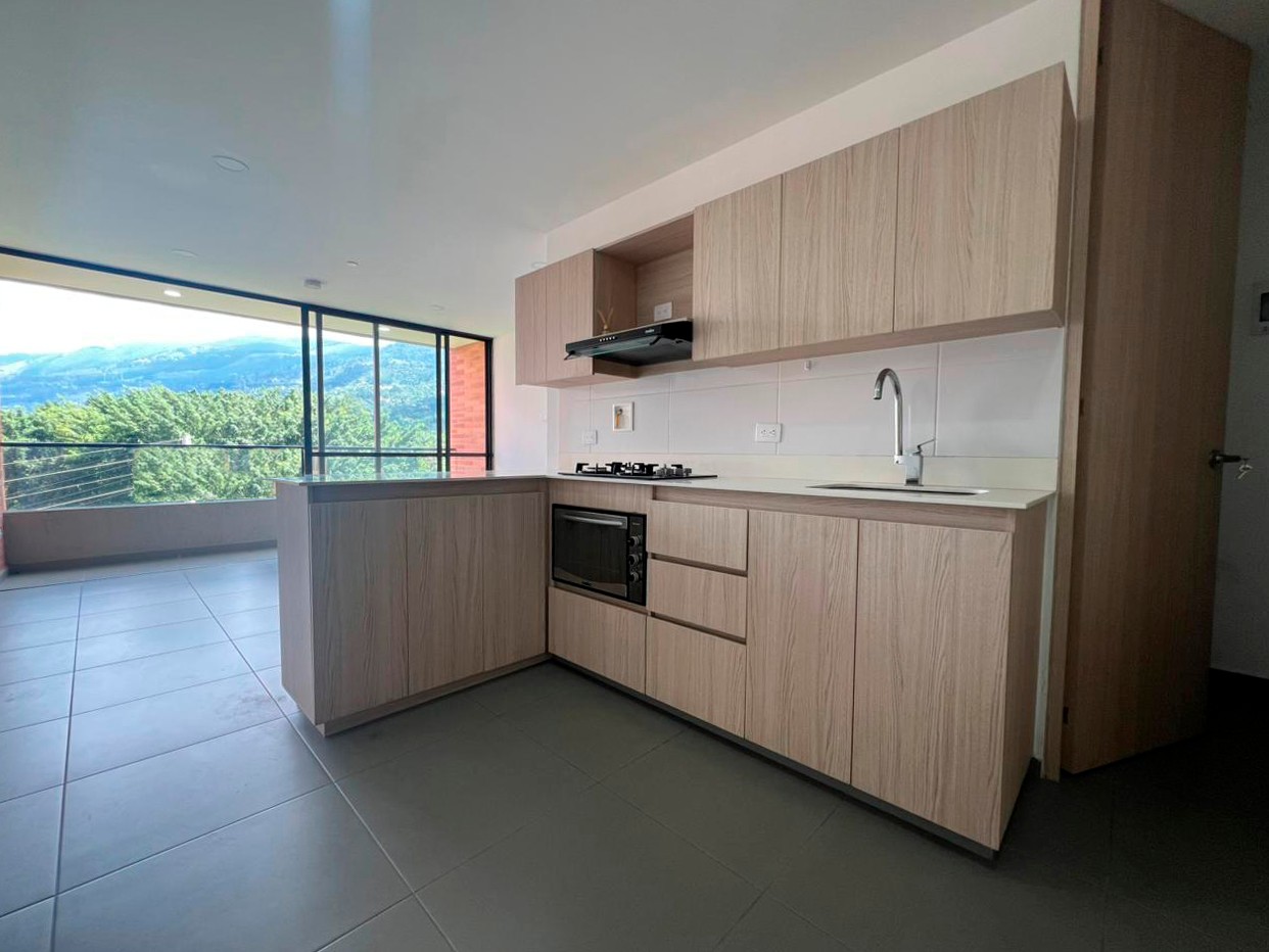 Apartamento en venta en Escobero, Envigado · foto 2 de 16