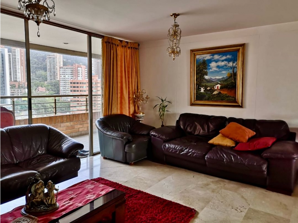 Apartamento en venta en El Poblado, Medellín · foto 2 de 6
