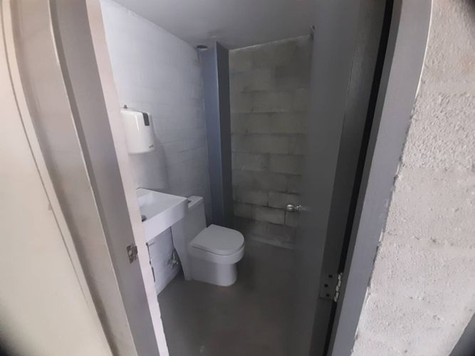 Bodega en arriendo en Santa Fe, Medellín, 110 m² · foto 9 de 24