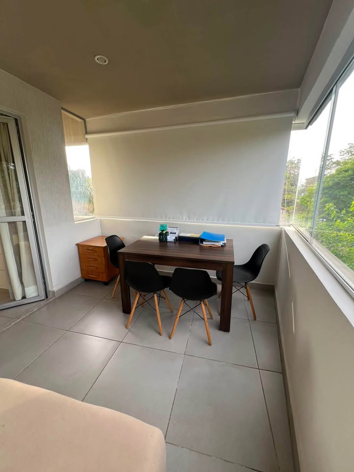 EN ALQUILER: Amplio departamento amoblado de 3 dormitorios en Barrio Bella Vista. — foto 2