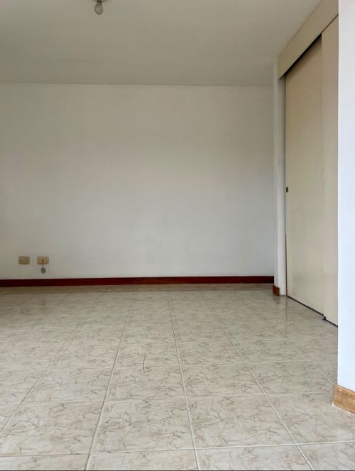 Apartaestudio en venta en La Floresta, Medellín, 39 m² · foto 3 de 5