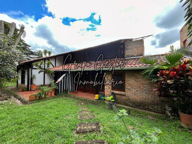 Casa de 5 alcobas en venta en Pance, Cali, 270 m² · foto 2 de 16