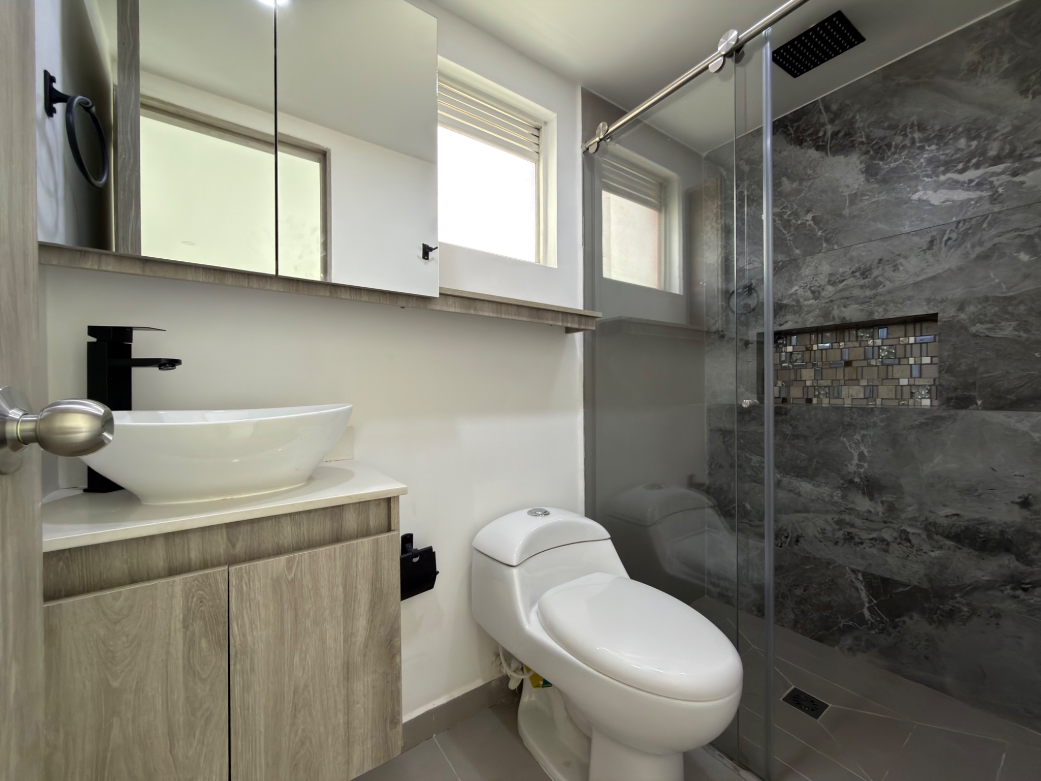 Apartamento en venta en Loma Del Indio, Medellín · foto 8 de 12