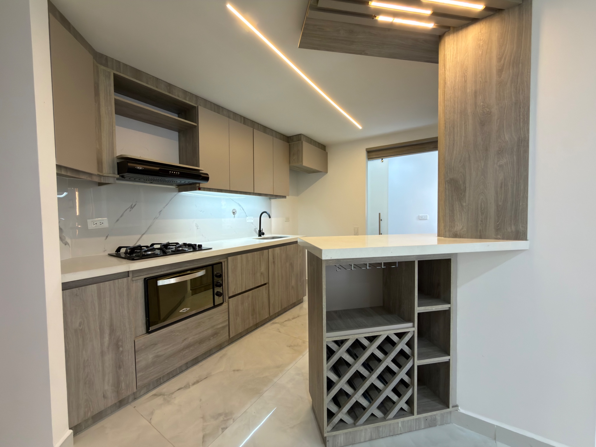 Apartamento en venta en Loma Del Indio, Medellín · foto 2 de 12
