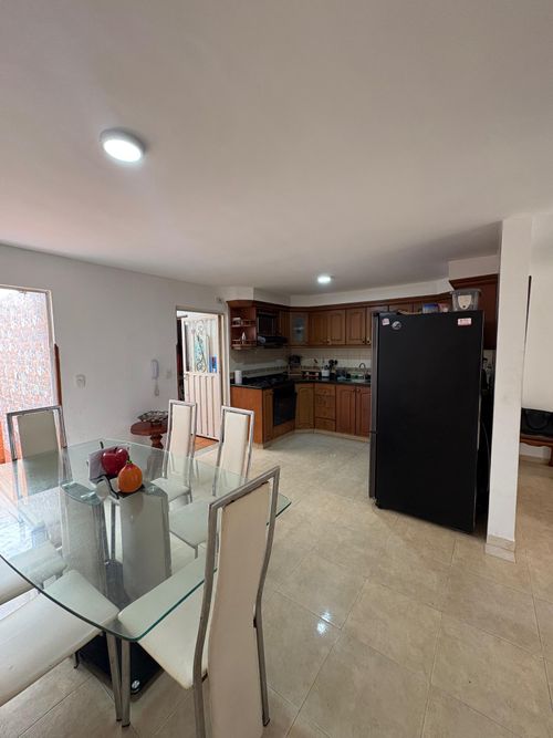Casa de 3 alcobas en venta en Cañaveral, Floridablanca, 144 m² · foto 2 de 13