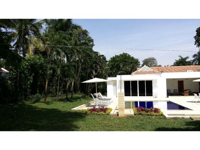 Casa de 4 alcobas en venta en Cn. Campestre El Peñon, Girardot, 314 m² · foto 9 de 12